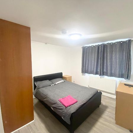 The Heathrow Lodge London Uk 哈姆斯沃思 外观 照片