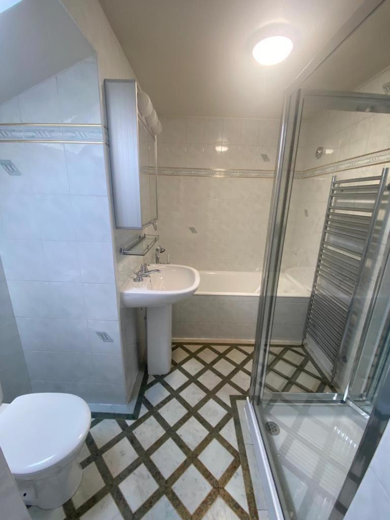 The Heathrow Lodge London Uk 哈姆斯沃思 外观 照片