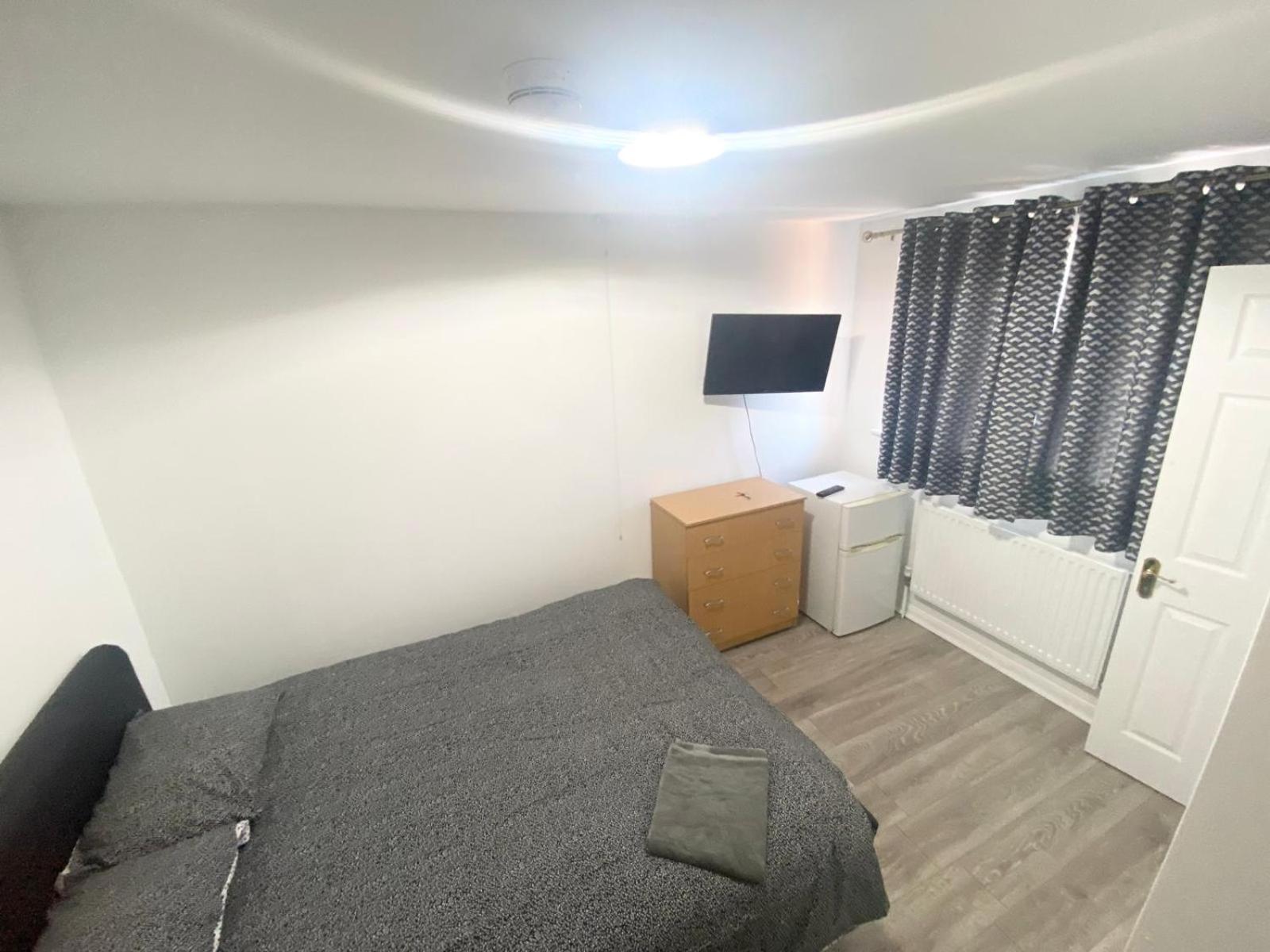 The Heathrow Lodge London Uk 哈姆斯沃思 外观 照片