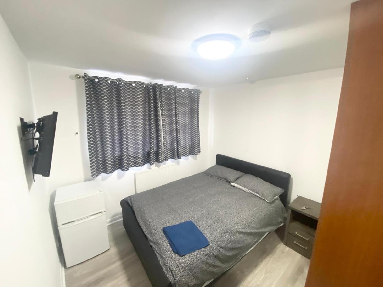 The Heathrow Lodge London Uk 哈姆斯沃思 外观 照片