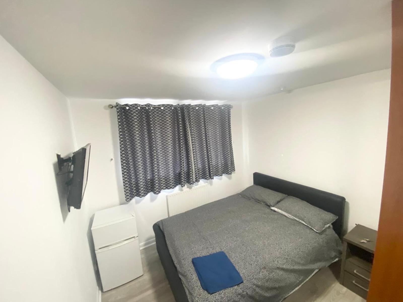 The Heathrow Lodge London Uk 哈姆斯沃思 外观 照片