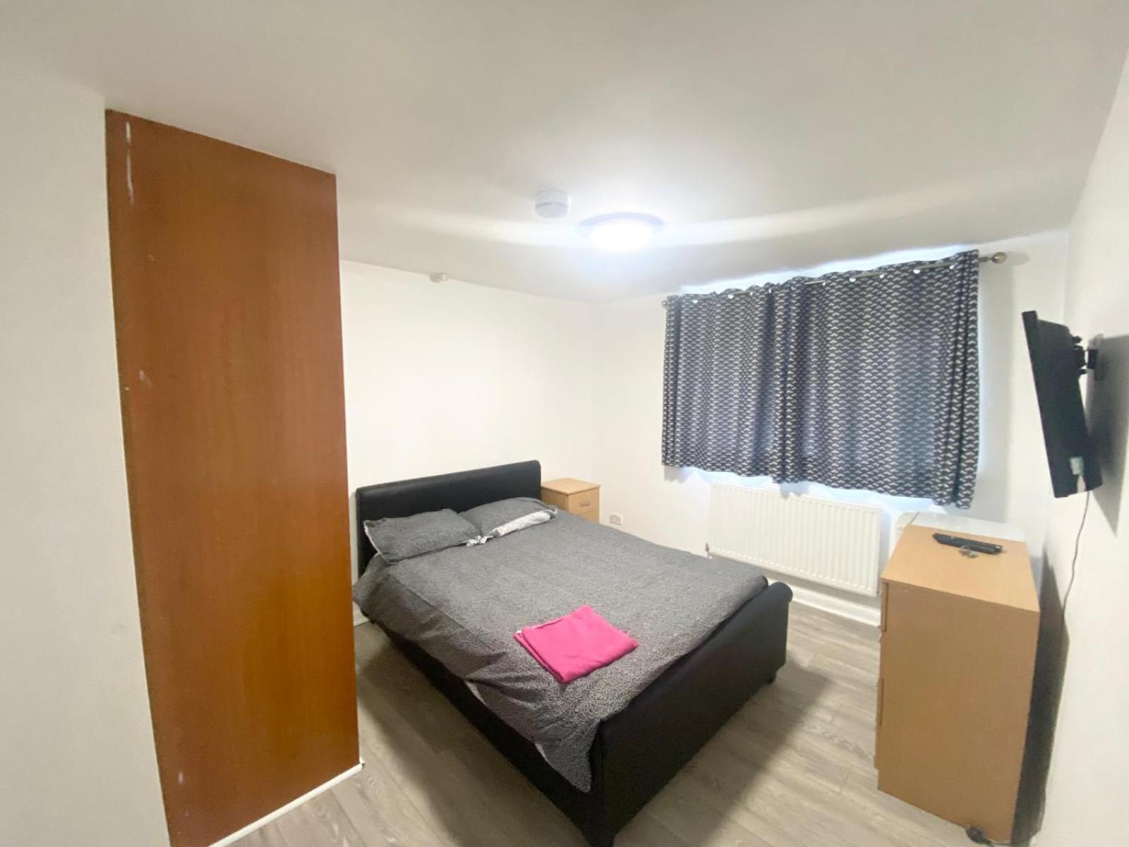The Heathrow Lodge London Uk 哈姆斯沃思 外观 照片