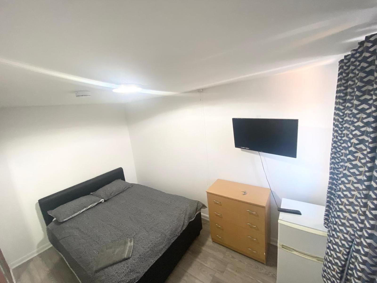 The Heathrow Lodge London Uk 哈姆斯沃思 外观 照片