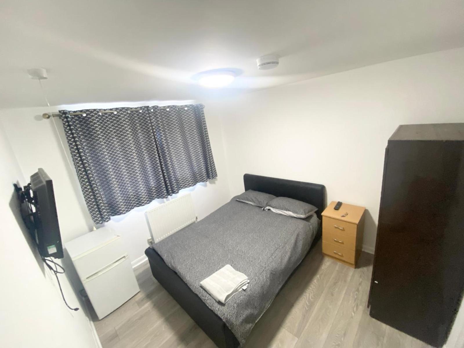 The Heathrow Lodge London Uk 哈姆斯沃思 外观 照片